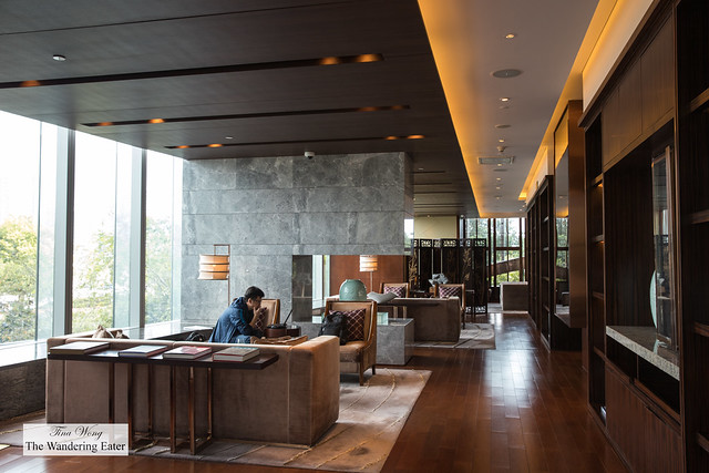 Open living spaces at the Mandarin Oriental Club lounge