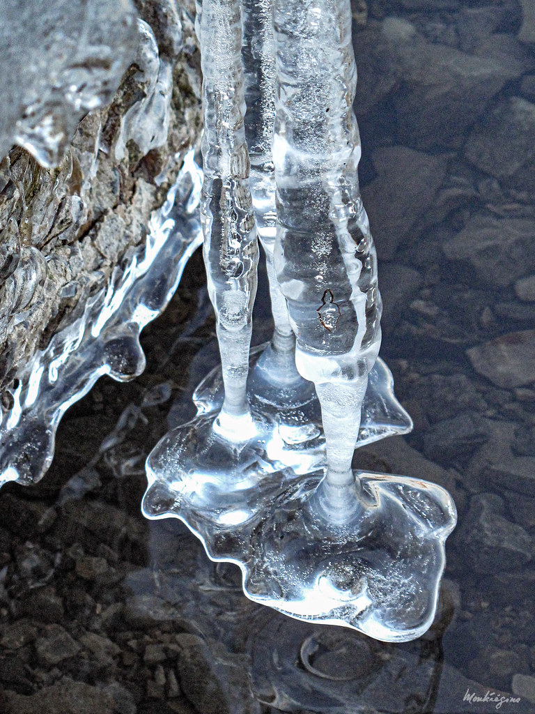 Natural Ice Formations - Formations de glace naturelle