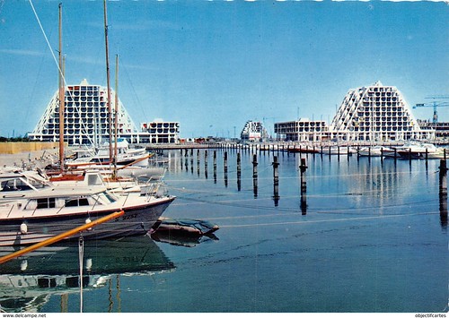 LA GRANDE MOTTE Nouvelle floride Le port et les immeubles ultra modernes | by memoire2cite114