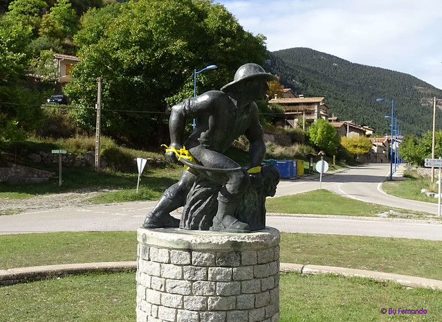 La Vall de Lord'19 -21- De Montcalb a Gósol -11- Gósol -03- Estatua del Segador (Josep Ricart Garriga) -03- (17-10-2019)