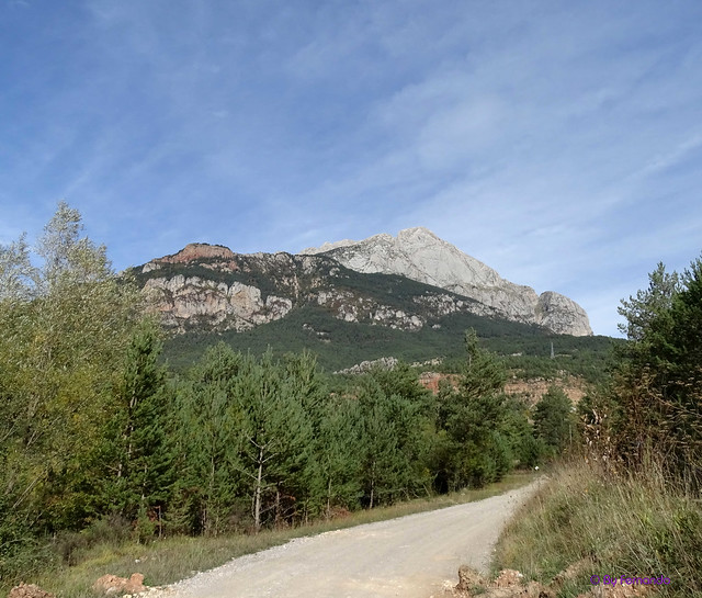 La Vall de Lord'19 -21- De Montcalb a Gósol -05- Camí de l'Espà al Molí d'en Güell -05- El Pedraforca (17-10-2019)