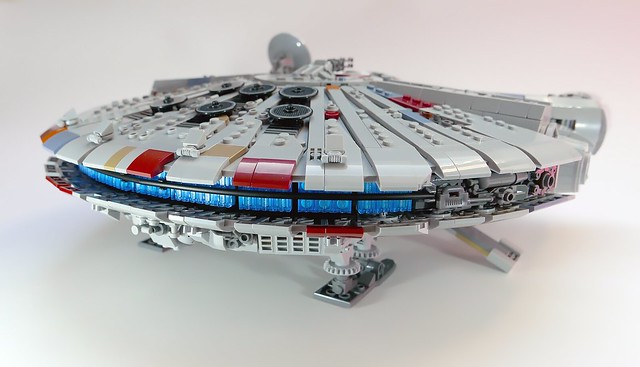 Midscale Millennium Falcon LEGO MOC