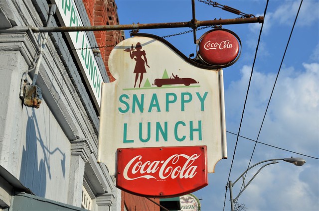 North Carolina, Mount Airy, Snappy Lunch