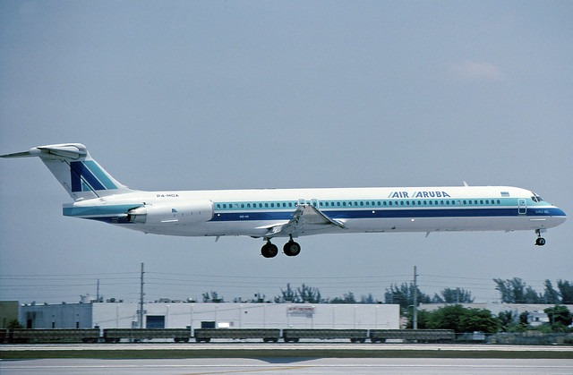 P4-MDA McDonnell Douglas MD-88 Air Aruba
