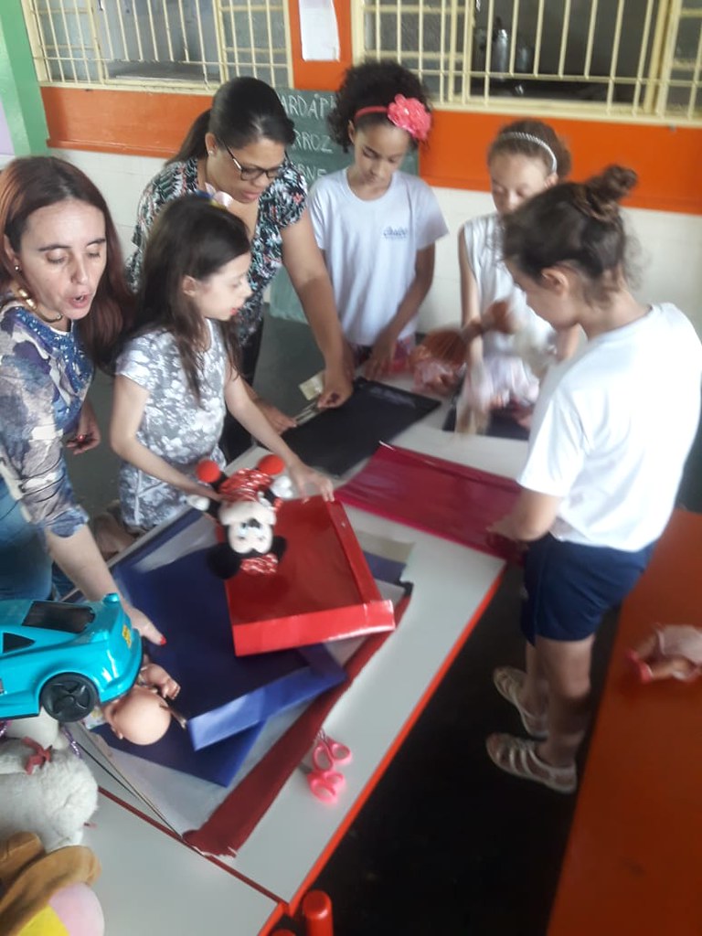 Alunos da E. E. Profª Carlota de Negreiro Rocha, participam do Projeto “Doe um Brinquedo”