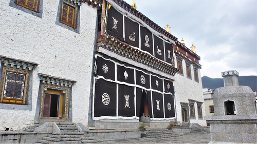 ch-yu23-shangri la 2-monastère  (8)