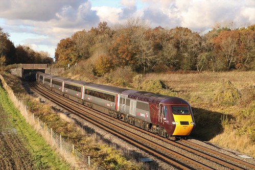 hst 43301 tnt 43384 besford croome perry wood 181119 1v54 0632 dundee plymouth crosscountry trains autumn worcestershire 2019 countryside rural scenic scenery landscape railways train clouds 125 253 intercity 43 class43 43xxx vehicles transport passenger
