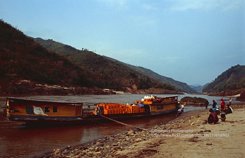 Huay Xai to Pakbeng by freight boat, early morning