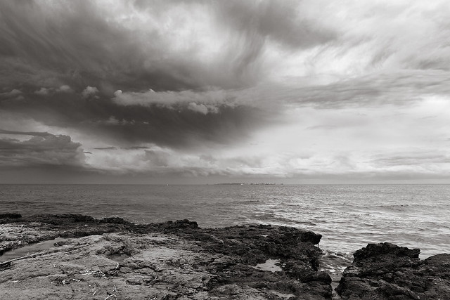 Cielo tormentoso con la isla de Tabarca al fondo