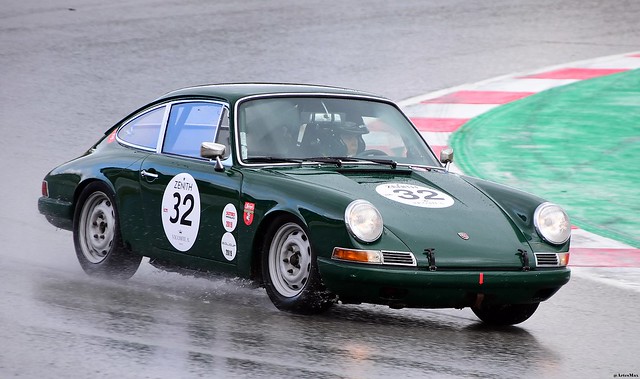 Porsche 911 / Marie-Claude FIRMENICH / Benjamin MONNAY
