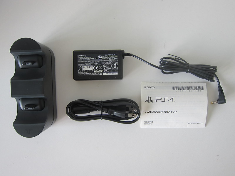 Sony DualShock 4 Charging Station - Box Contents