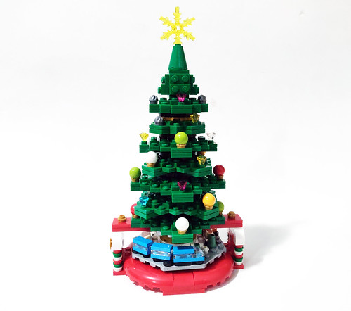 LEGO Seasonal Christmas Tree (40338)