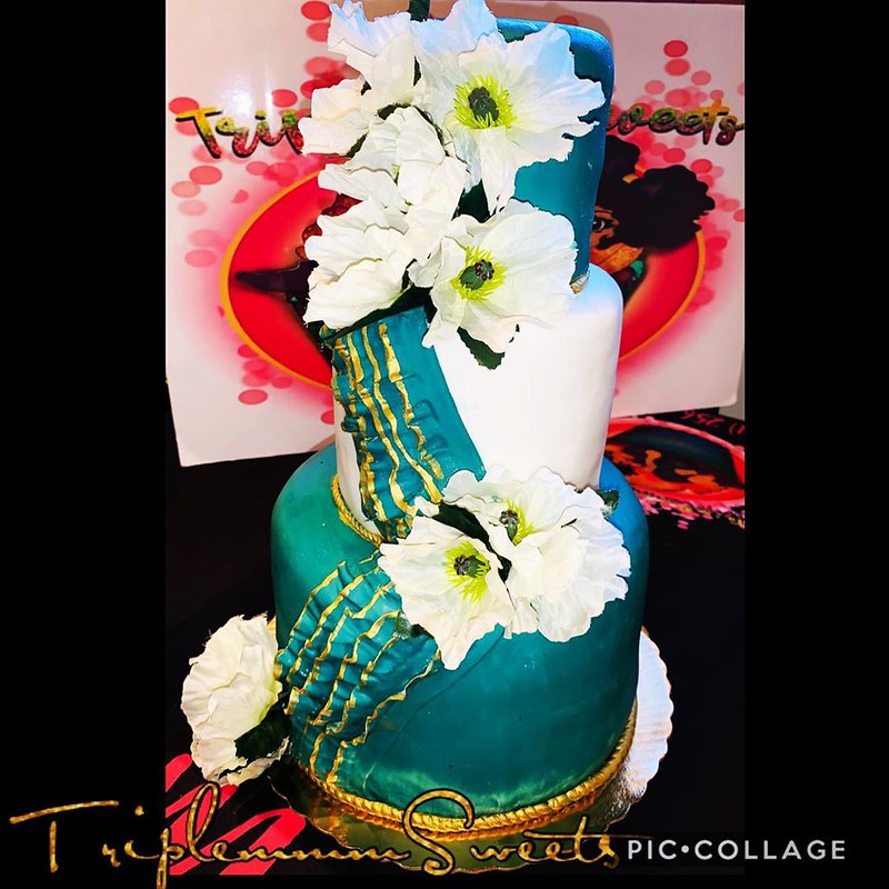 Cake by TriplemSweets
