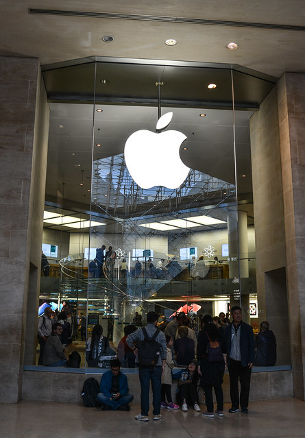 Apple Store in the Carrousel du Louvre