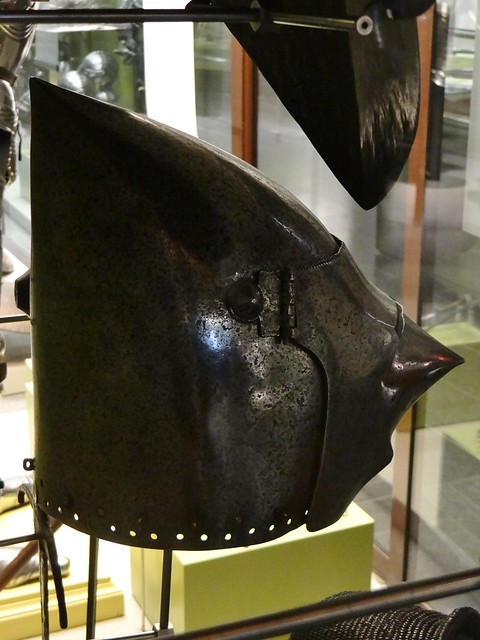 ca. 1390-1410 - 'visored bascinet (visor 19th century?)', Italian, Koninklijk Museum van het Leger en de Krijgsgeschiedenis, Brussels, Belgium