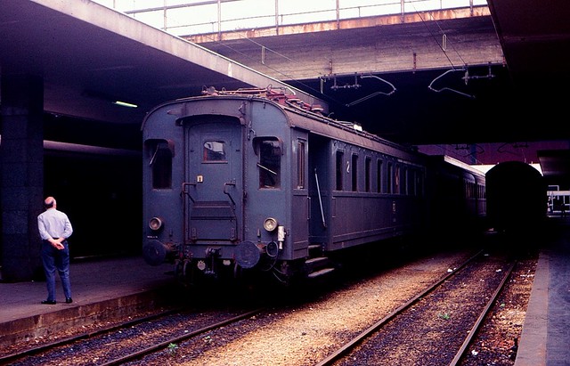 FS motor car E623.629 at Milano Porto Garibaldi in 1978