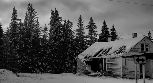 upperpeninsula thanksgiving yooper november snow photo abandoned house us 2 highway michigan blaneypark
