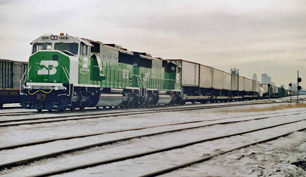 BN 9262 west in Fridley,Minnesota on February 2, 1991.