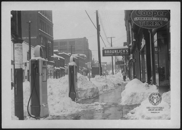 Snowstorm of November 29, 1950 - 900 Block of Market Street