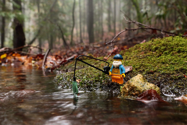 Fisherman's tales #LegoScenes #CenasLego #lego #legography #legomacro #macro #minifigures #minifigs #autumn #canon #fish #fishing #fisherman #rain #nature #rainyday #rain