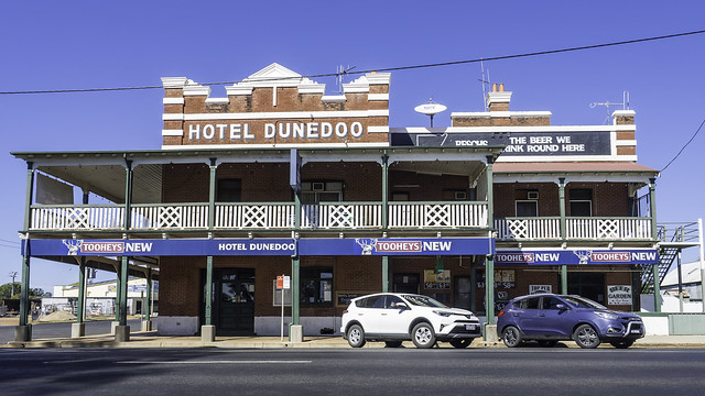 The impressive Hotel Dunedoo - circa 1914