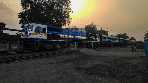 phursungi wdp4d goa express 12780 sunset evening train indianrailways diesellocomotive