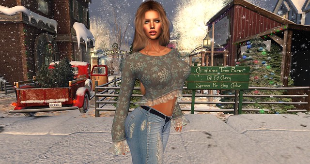 Darkmoons Corner Outfit Romina sweater @ UP Event December 1 to December 15, 2019