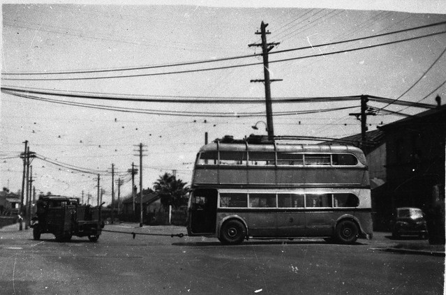 1947 TROLLEY BUS