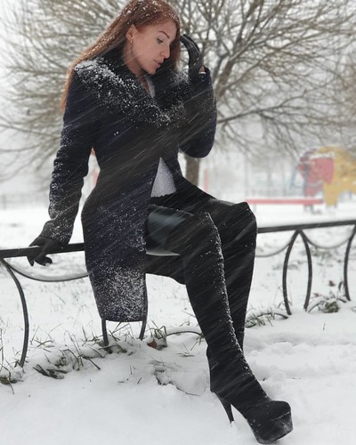 lady Tamara Terziyan... boots&gloves https://www.instagram… | Flickr