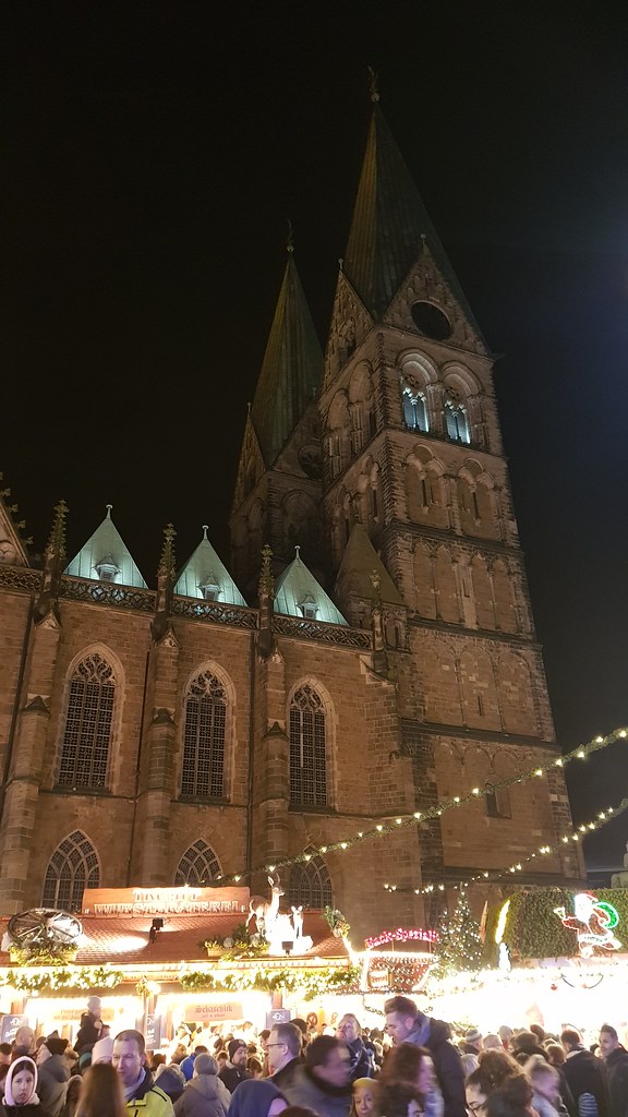 20191201_175352 Bremer Dom überm Weihnachtsmarkt