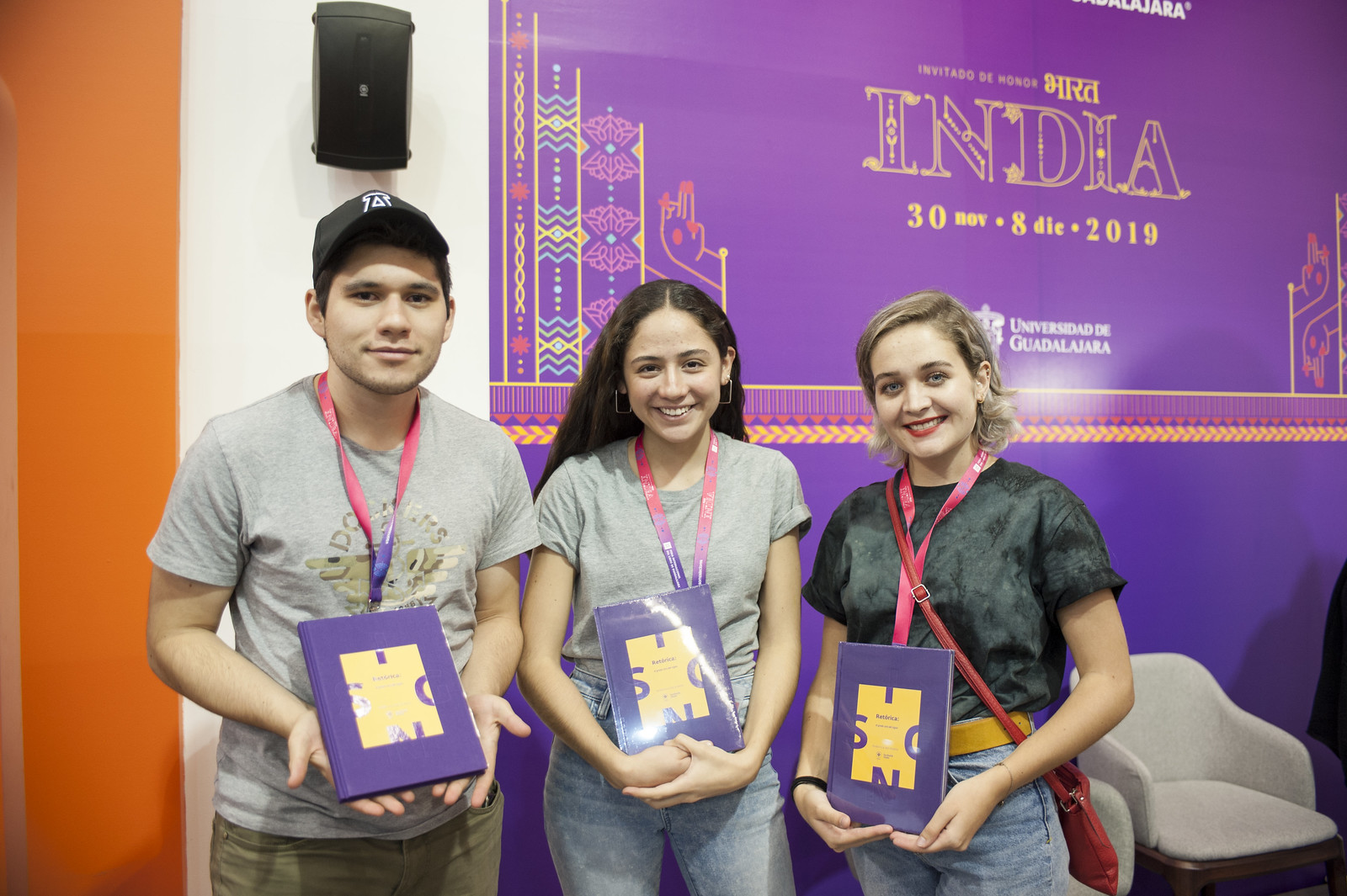 FIL Guadalajara 2019 - Stand y alumnos