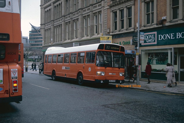 G M Buses North 132 (JNA 588N)
