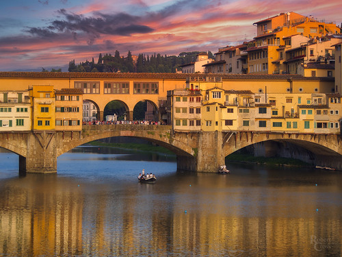 40150mmf456mzuiko arno em5 europe firenze florence italia italy microfourthirds omd olympus pontevecchio toscana tuscany atardecer boat clouds landscape medieval mirrorless puestadelsol reflection river sunset tramonto water