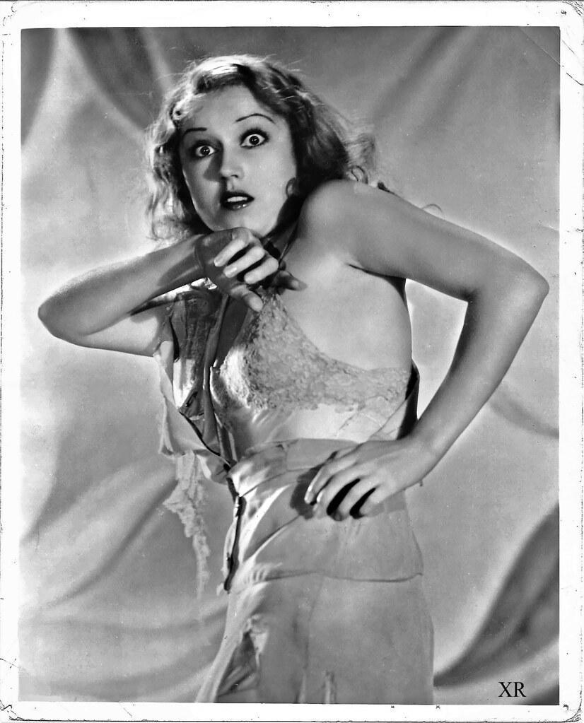 1933 ... Fay Wray in a publicity photo from "King Kong" (RKO) .