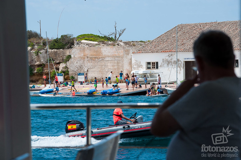 Paseo en barco por el Puerto de Mahón: historia, vistas y visión submarina
