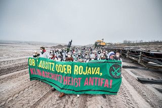Etwa 500 AktivistInnen von Endegelaende protestieren im Braunkohletagebau Welzow-Sued im Lausitzer Braunkohlerevier fuer einen Ausstieg aus der Braunkohleverstromung