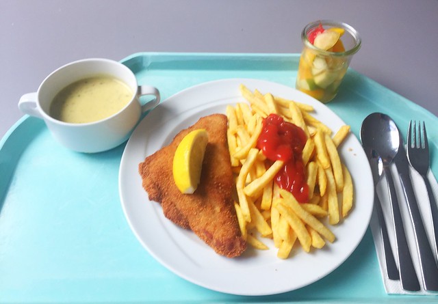 Potato soup & Cordon bleu with french fries / Kartoffelsuppe & Cordon Bleu mit Pommes Frites