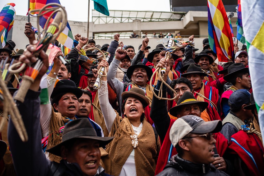 玻利維亞原住民遊行前往首都拉巴斯聲援莫拉萊斯。（圖片來源：Federico Rios/The New York Times）