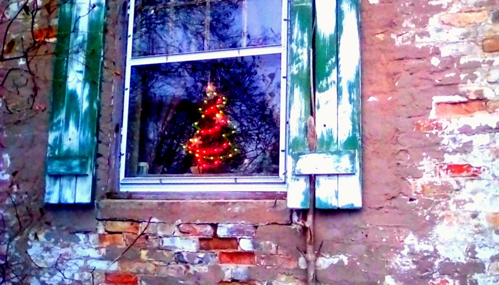 Christmas window decoration! - HWW Menominee Michigan