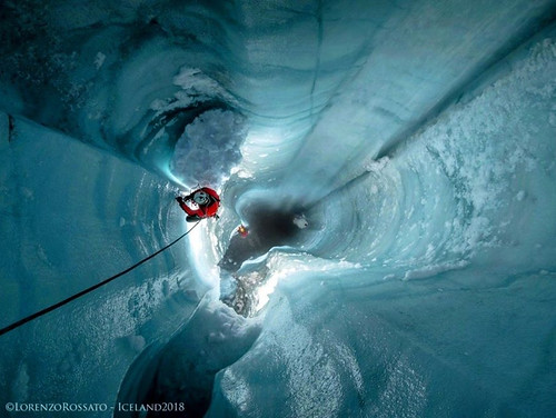 grotta sotto i ghiacciai | by LA VOCE DEL PAESE