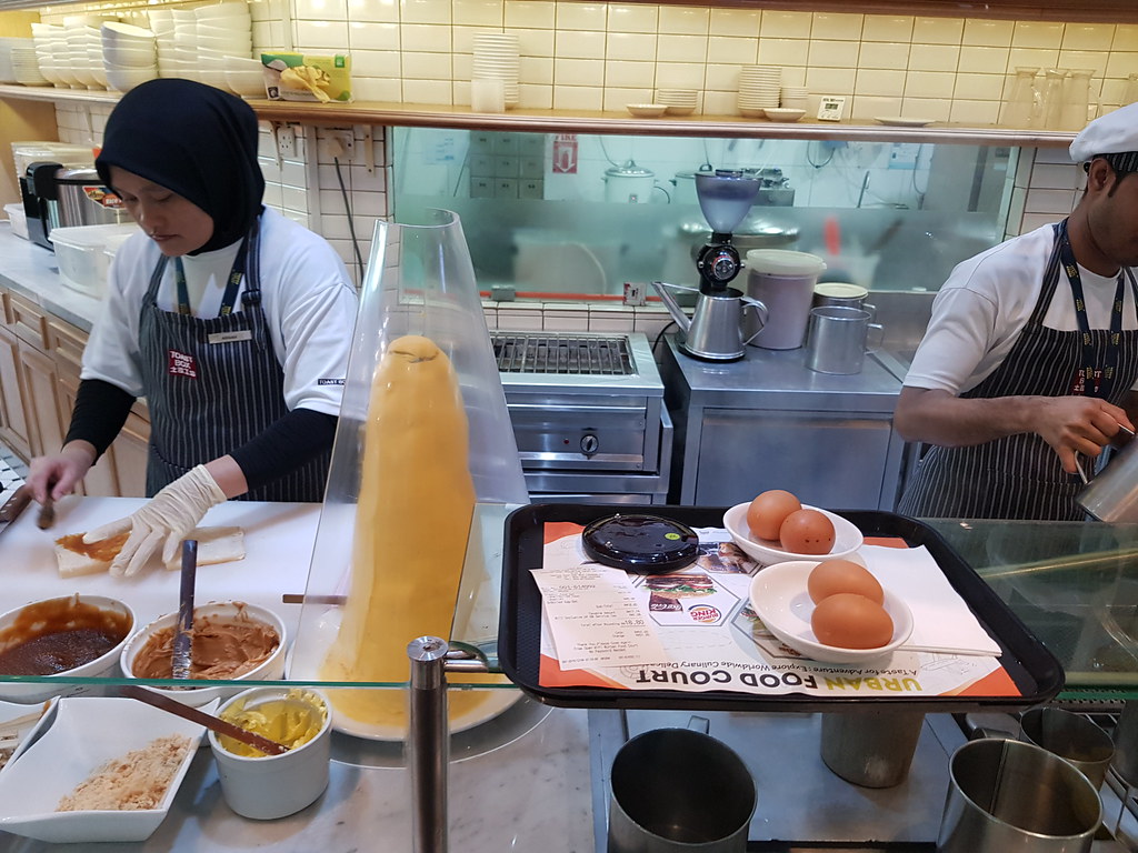 Day 1: 传统吐司熟蛋咖啡 Traditional Kaya Toast set rm$12.90 @ Toast Box in Urban Food Court KLIA2 (KL - Danang)