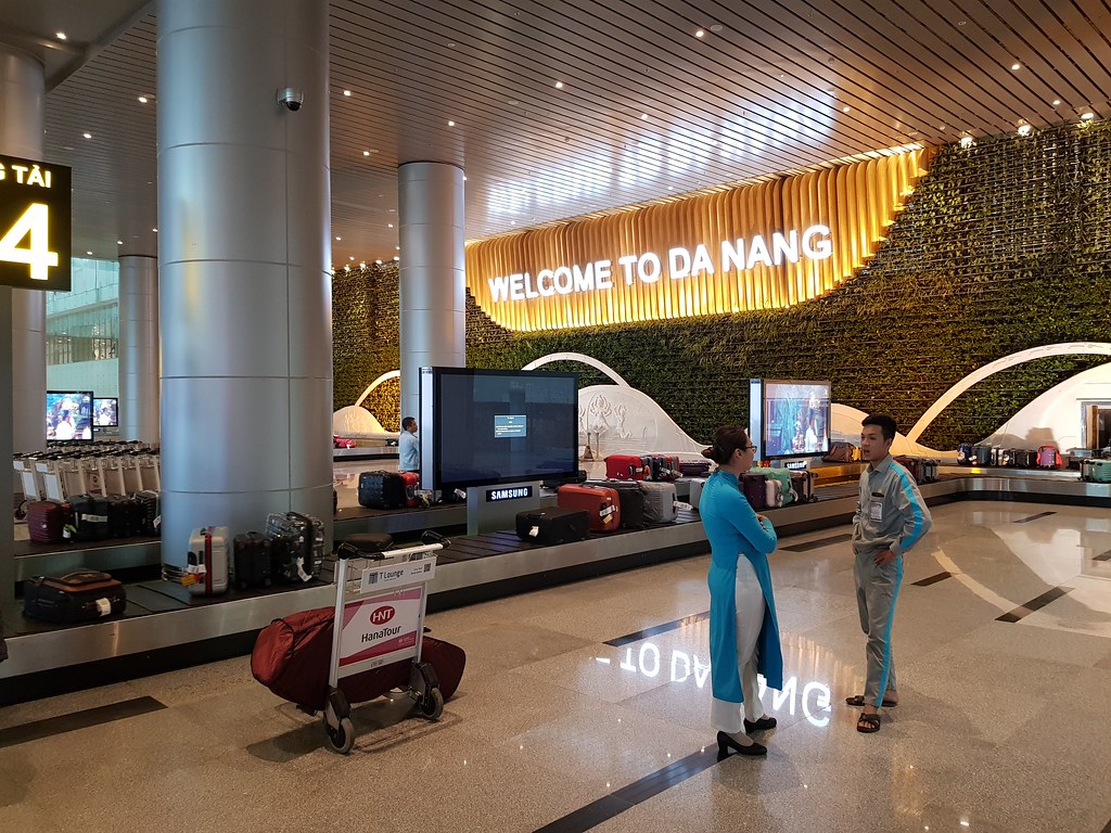 Day 1: 峴港国际机场 Danang Airport @ 峴港 Danang, Vietnam