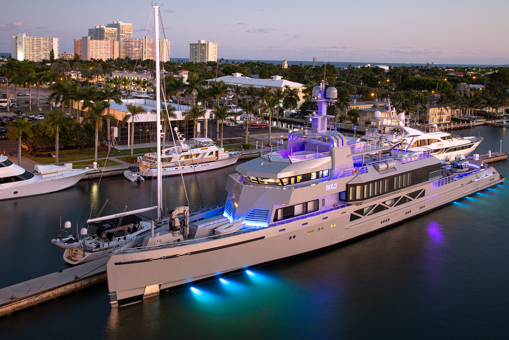 Explorer Super Yacht Bold Ft Lauderdale Built By Silver Flickr