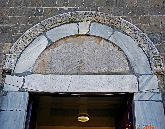 Cattedrale di Calvi Risorta - Portale - La decorazione dopo il restauro