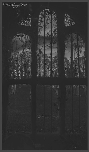 tomb insidetomb ayton cemetery scotland adarkview chill mysterious