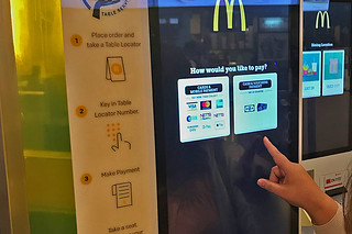 McDonalds Singapore - Ordering via machine table service