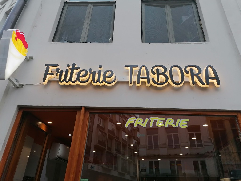 Friterie TABORA, consejos para comer cerca de Grand Place! #Bruselas