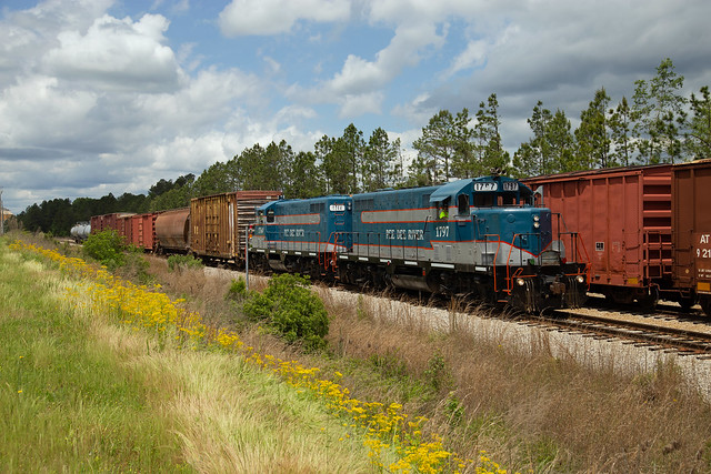 PDRR PeeDee River Railroad GP-16 #1797 switching support yard Marlboro
