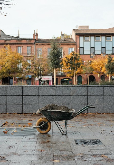 Wheelbarrow in Toulouse