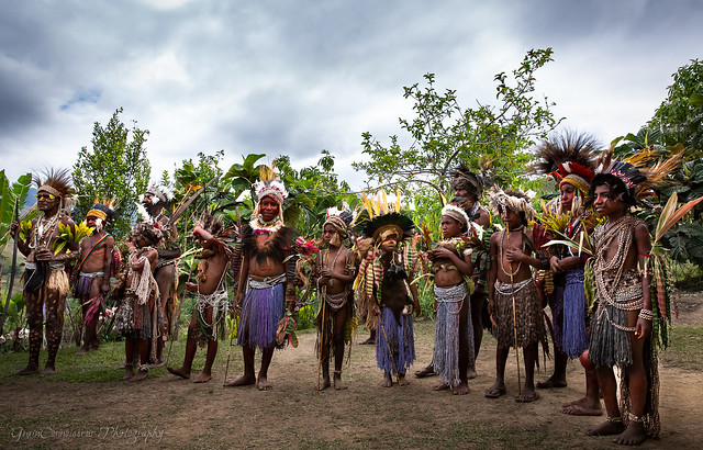 Jonteve tribe welcome party, Henganofi Village, PNG